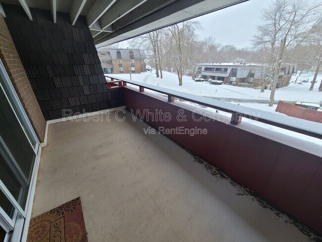 Building Photo - 12 Stony Brook Dr