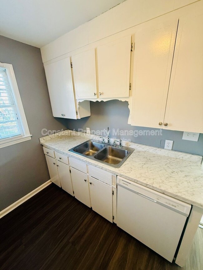 Building Photo - 225 Woodland Trail