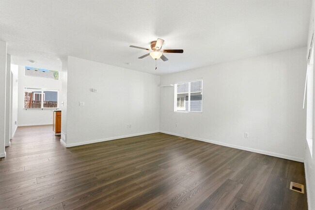 Building Photo - 3-bed + office, 2-bath home, minutes to Denver and close to outdoor recreation areas