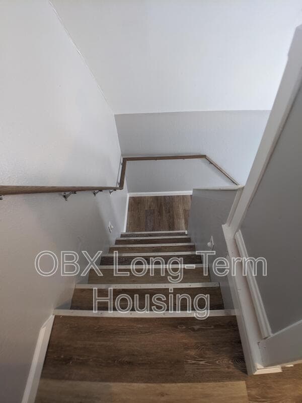 Building Photo - 389 N Spot Rd