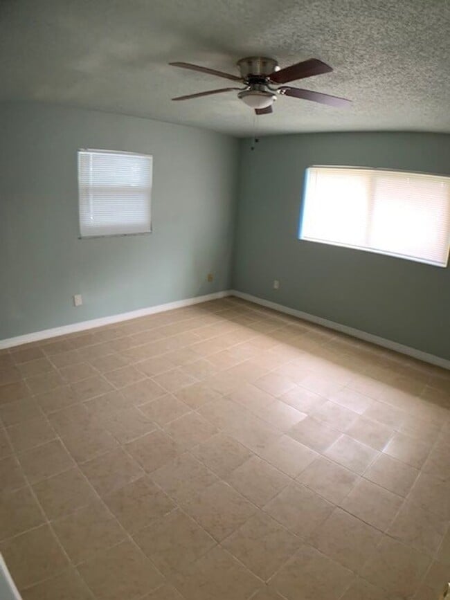 Building Photo - 1342 Torreya Cir