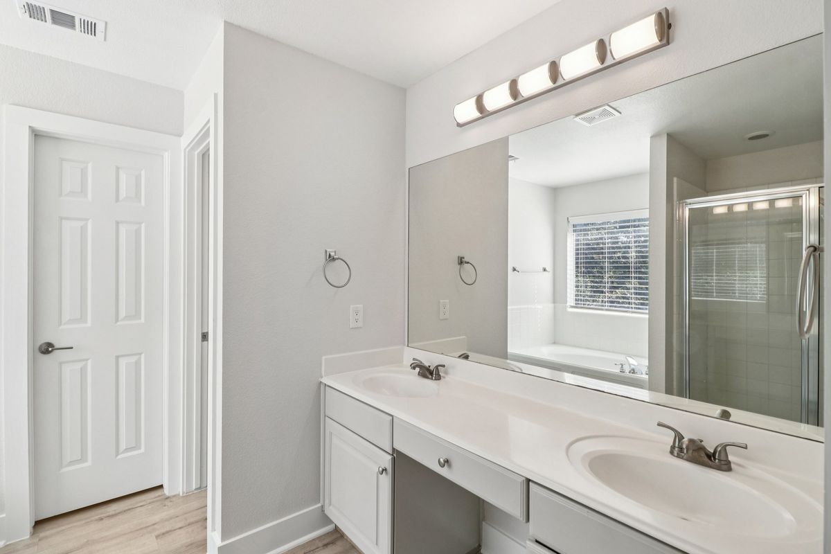 Building Photo - 23607 Silver Creek