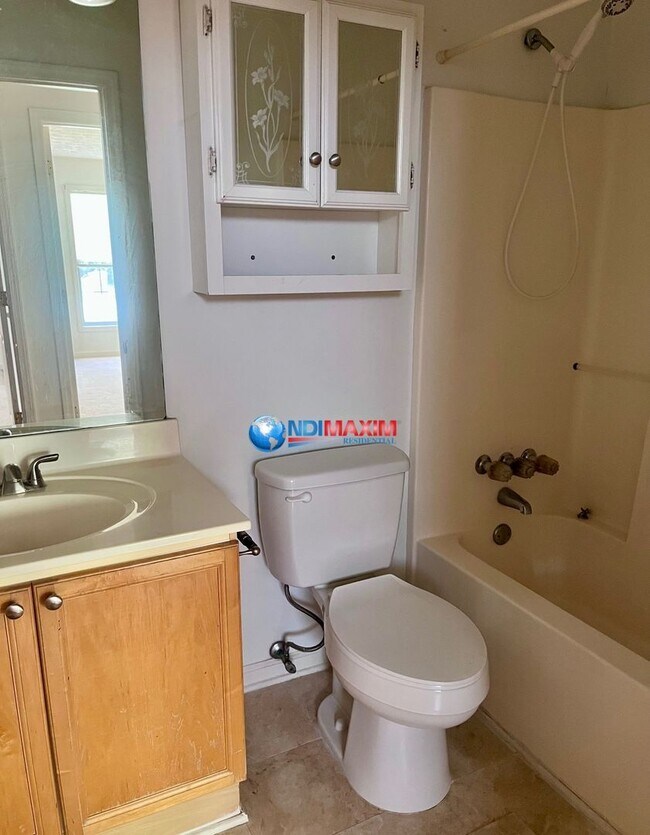 Building Photo - Spacious ranch in the DISCOVERY cluster in...