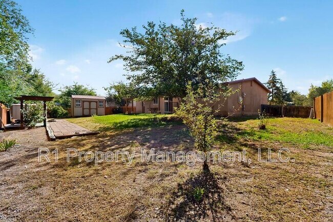 Building Photo - 2702 Avenida Del Sol