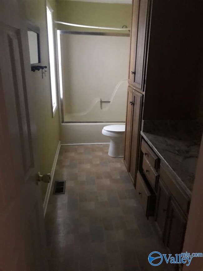 Building Photo - 7310 Chadwell Rd SW