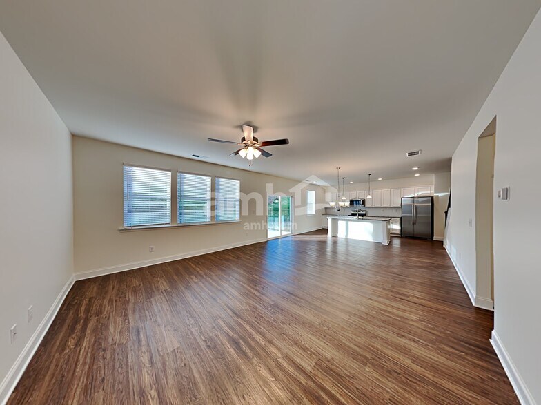 Building Photo - 155 Twin River Dr
