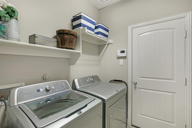 Building Photo - 2691 Costa Mesa Dr