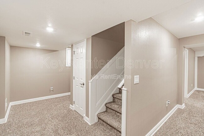 Building Photo - 3753 E Mallard St