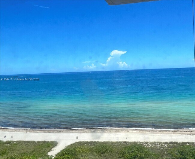 Primary Photo - 9225 Collins Ave