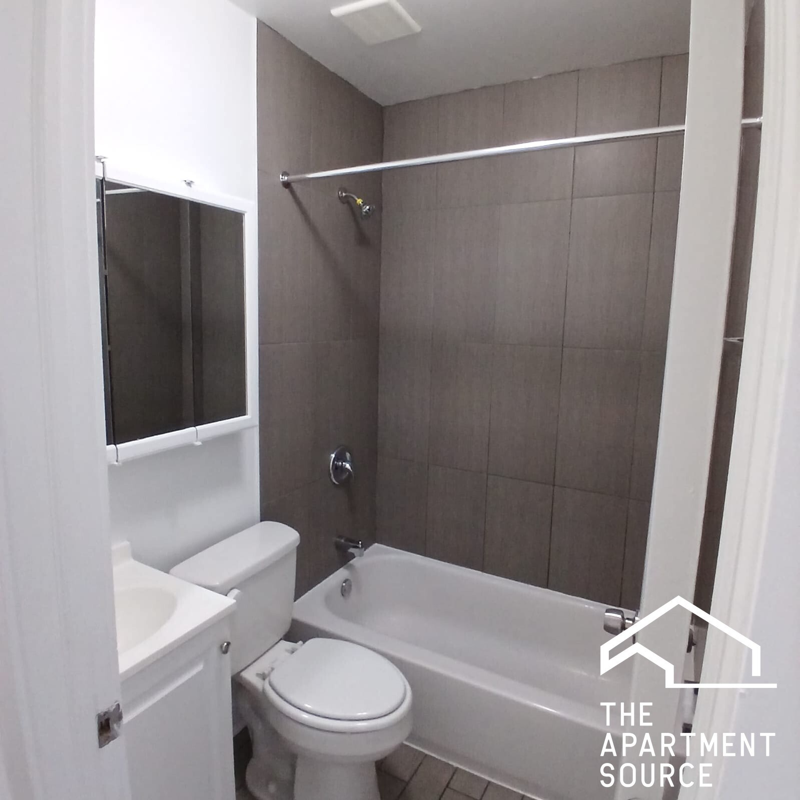 Building Photo - 4876 W Armitage Ave