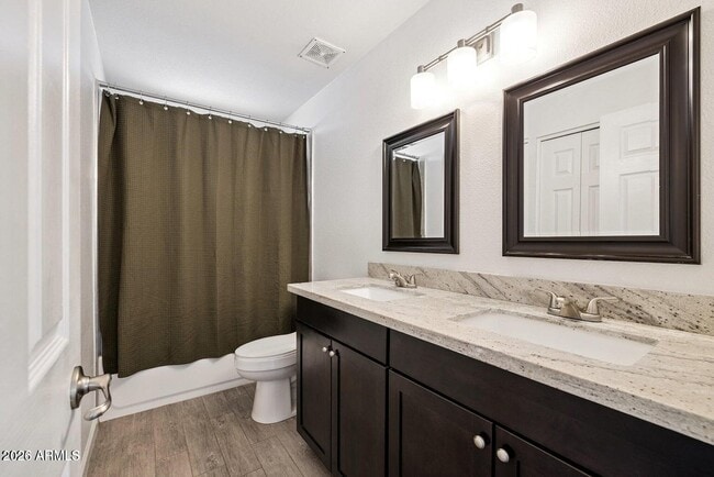 Building Photo - 4613 S Rita Ln