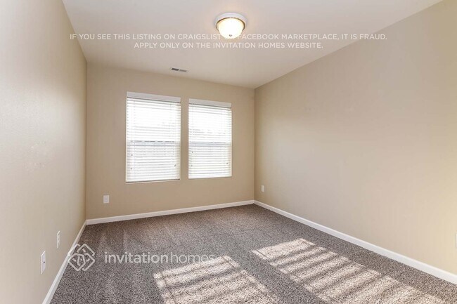 Building Photo - 16516 25th Ave Ct E