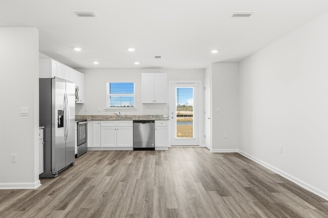 Building Photo - 7202 Madison Square Dr