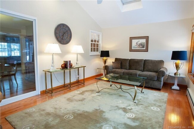 Building Photo - 44 Alder Rd