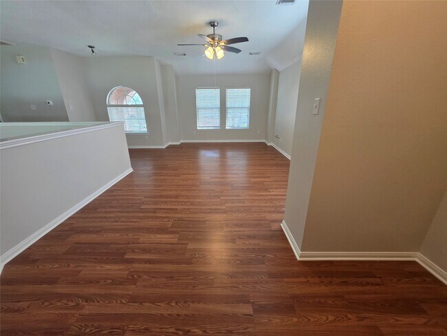 Building Photo - 2111 Emerald Cove Dr