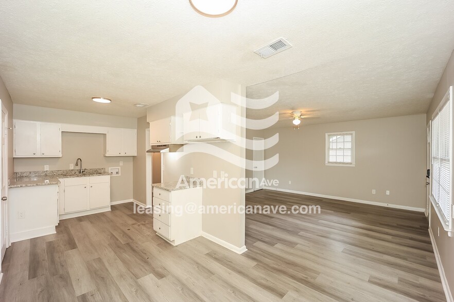 Building Photo - 1122 Briarwood Ave