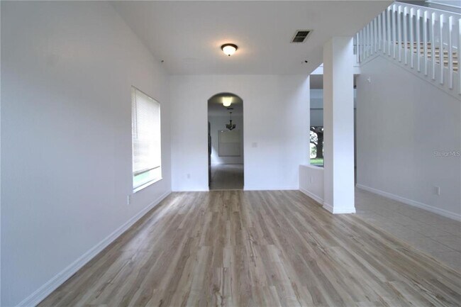 Building Photo - 16543 Cedar Run Dr