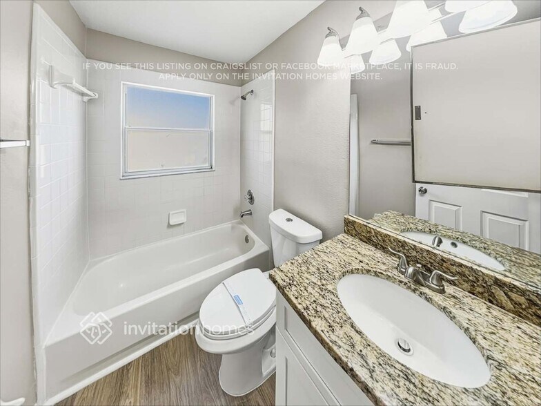 Building Photo - 2515 Clareside Dr
