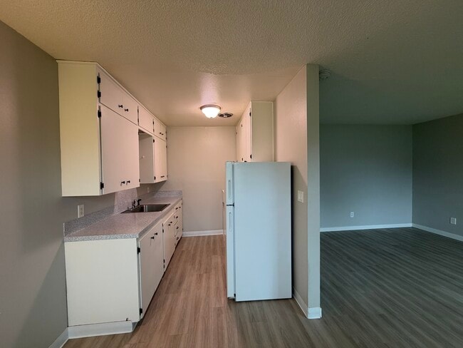 Building Photo - Gardenside Apartments