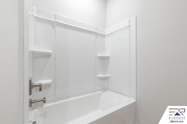 Building Photo - 221 Montgomery Ct