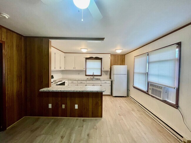 Building Photo - Must see Newly renovated 1 bedroom 1 bath apartment . Located in Dallas .
