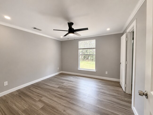 Building Photo - 1306 Locust St
