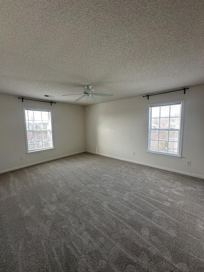 Building Photo - 6112 Hedgecock Cir