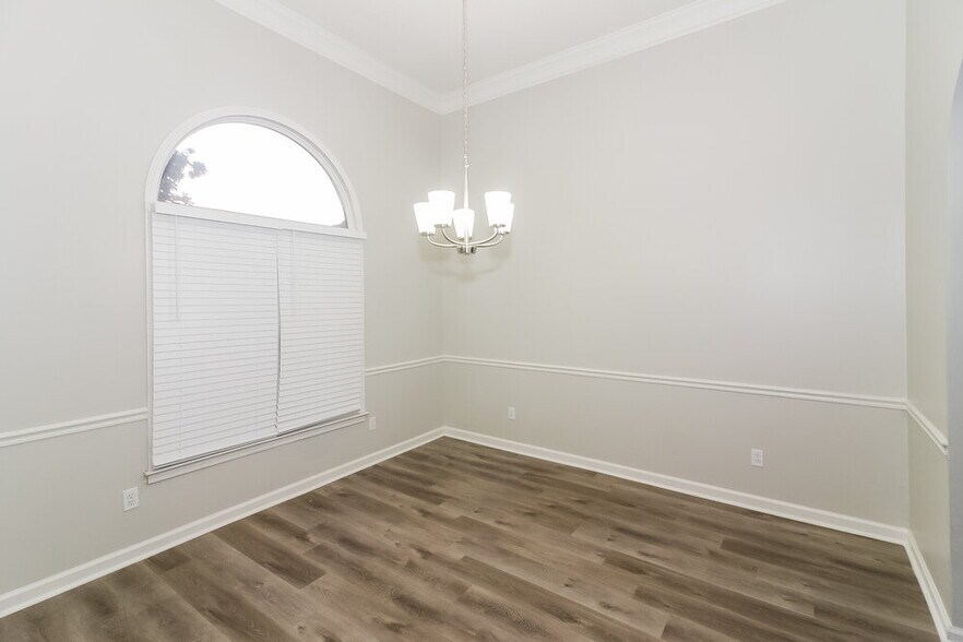 Building Photo - 636 Old River Cove