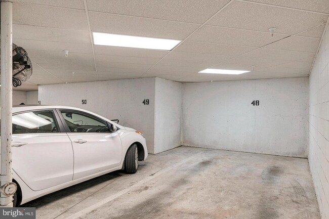 Building Photo - 2204 Westcourt Ln