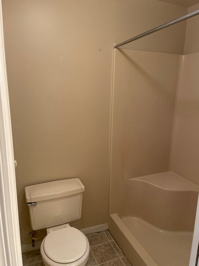 Building Photo - Coral Gardens Two bedroom condo