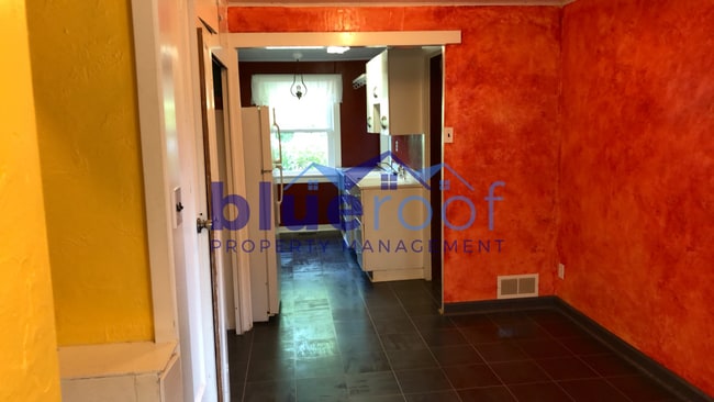 Building Photo - 3806 S Canby St
