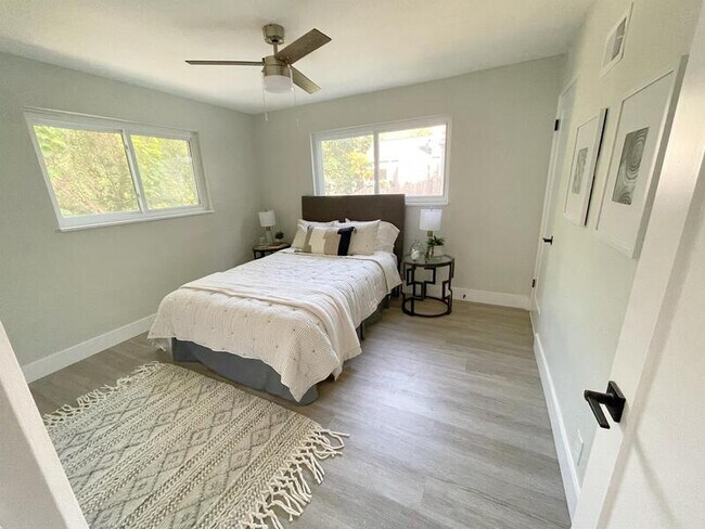 Building Photo - 7591 Amherst Ave