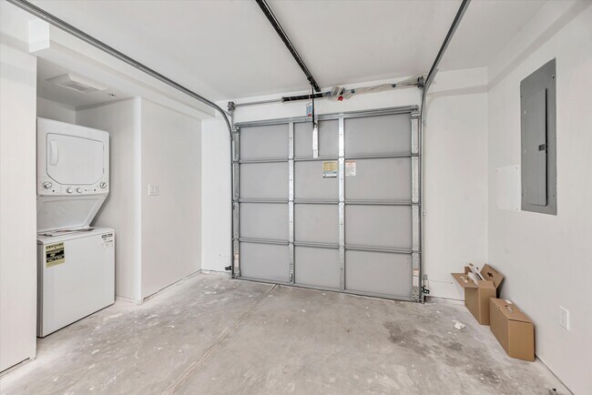 Building Photo - 4050 Cherokee Ave