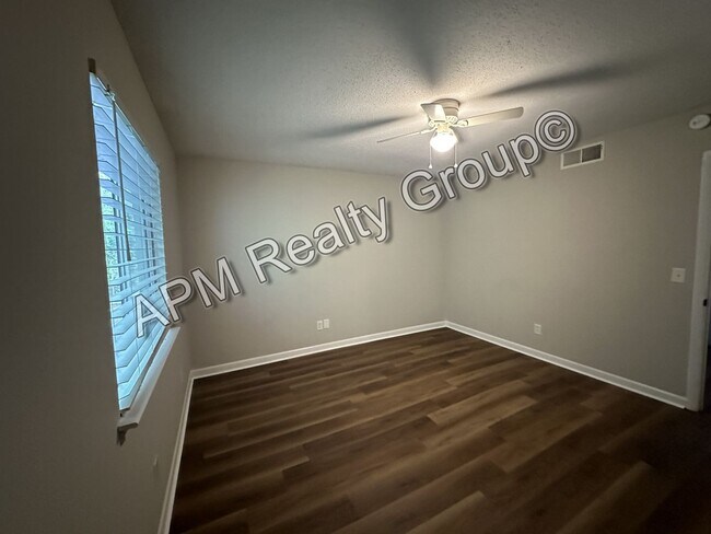 Building Photo - Cherry Hall Townhomes