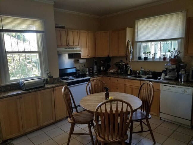 Building Photo - 817 52nd St