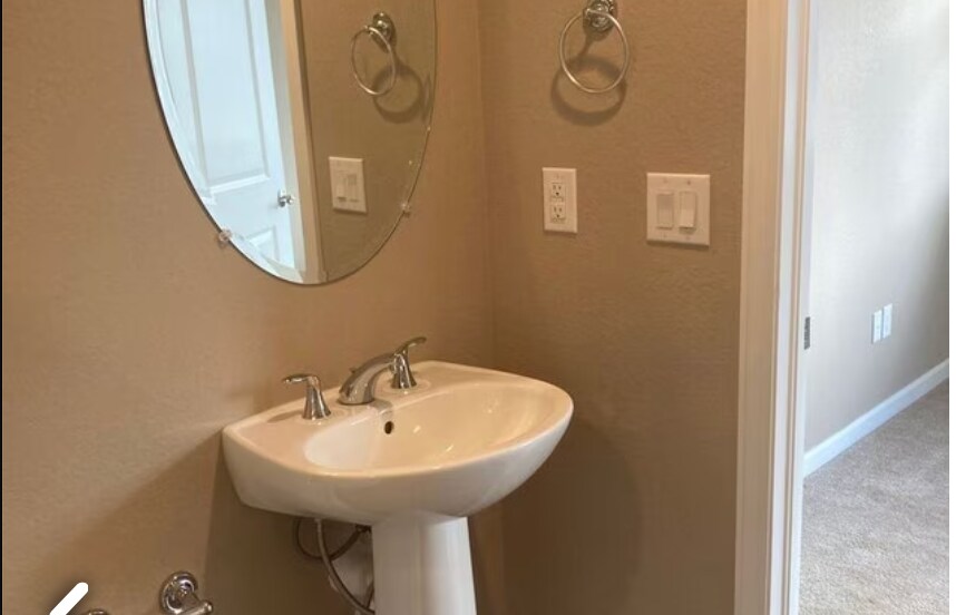 Building Photo - 751 Promenade Dr