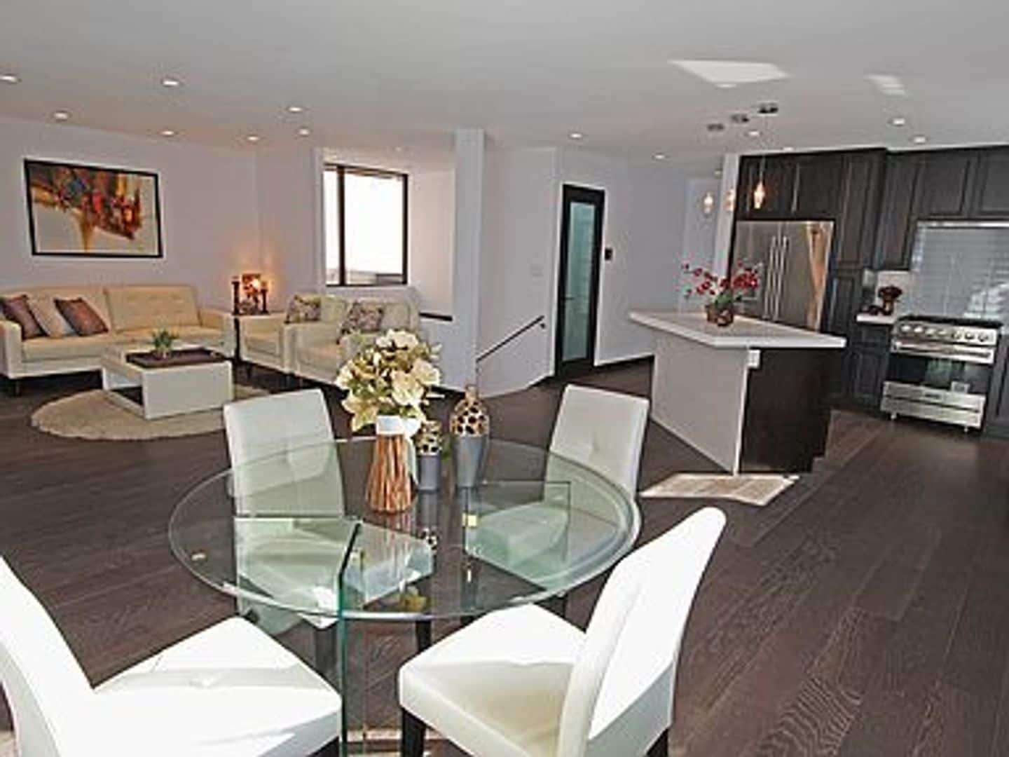 Building Photo - Live in the 90210! Stunning Modern Newly Renovated 2 Bedroom plus bonus room home in Beverly Hills!