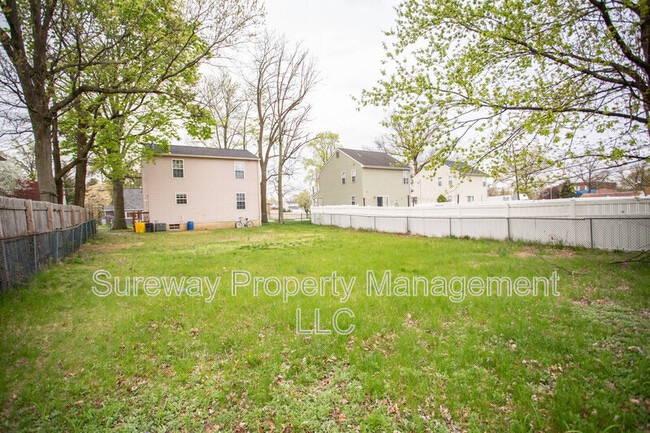 Building Photo - 5729 Irving Ave