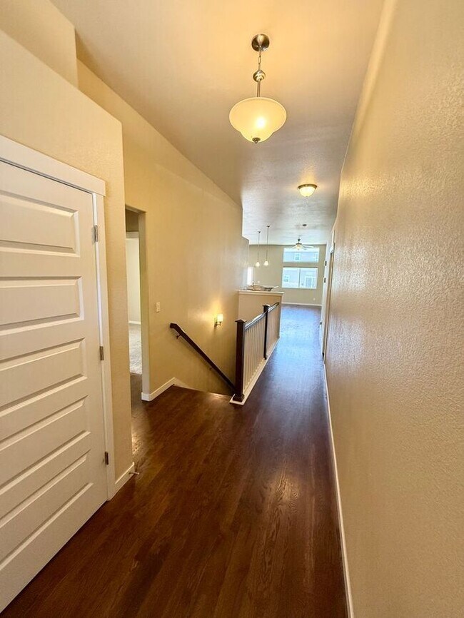 Building Photo - Beautifully Maintained 5 Bed, 3 Bath Home in Loveland!