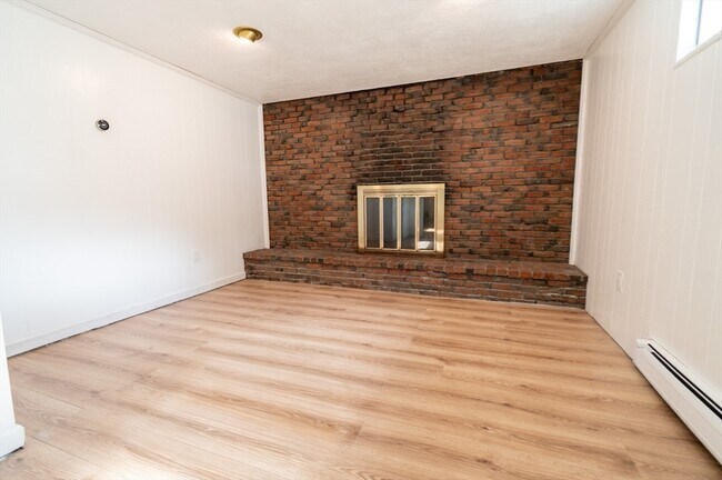Building Photo - 86 Winchester St