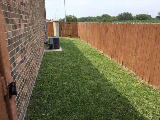 Building Photo - 19 West Dr