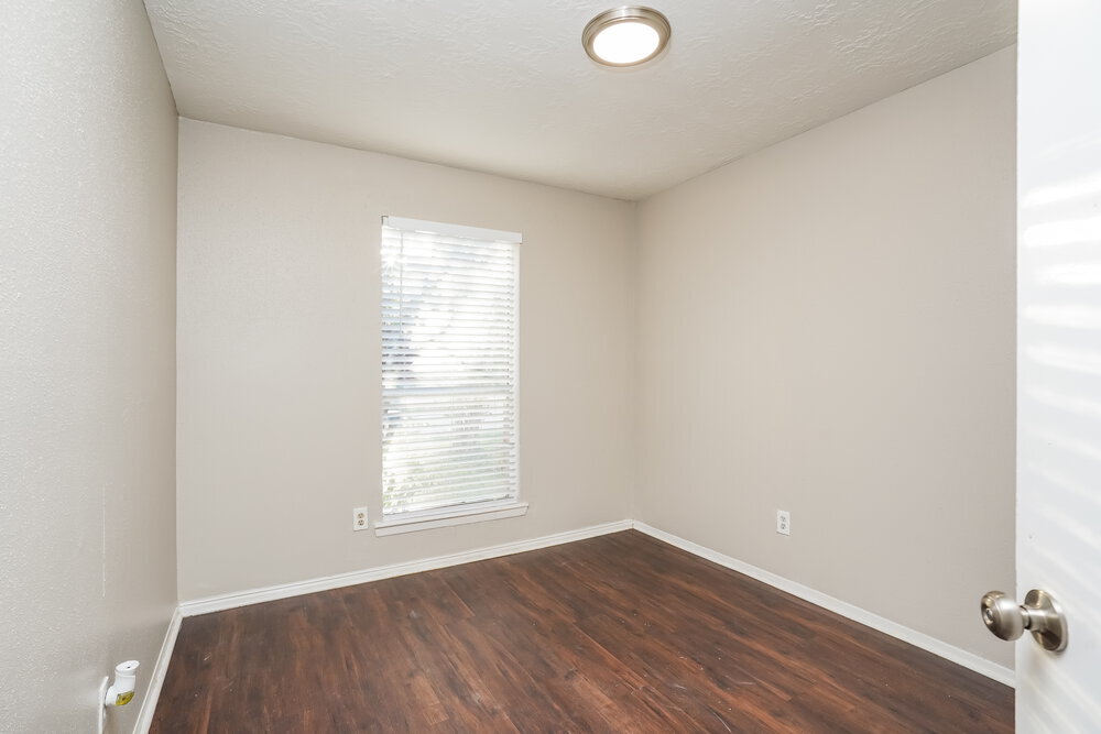 Building Photo - 9506 Lost Eagle Dr