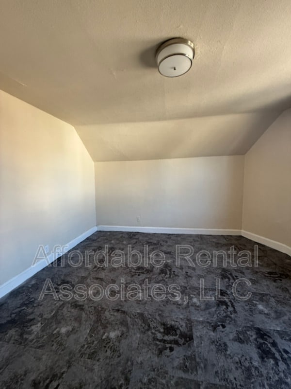 Building Photo - 2015 W Greenfield Ave