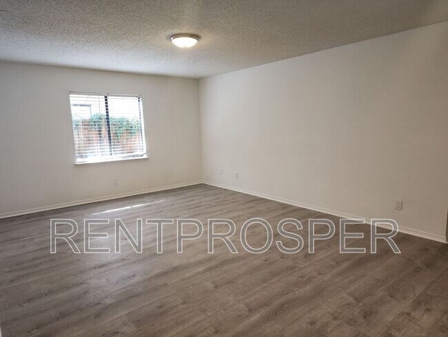 Building Photo - 3004 Patel Dr