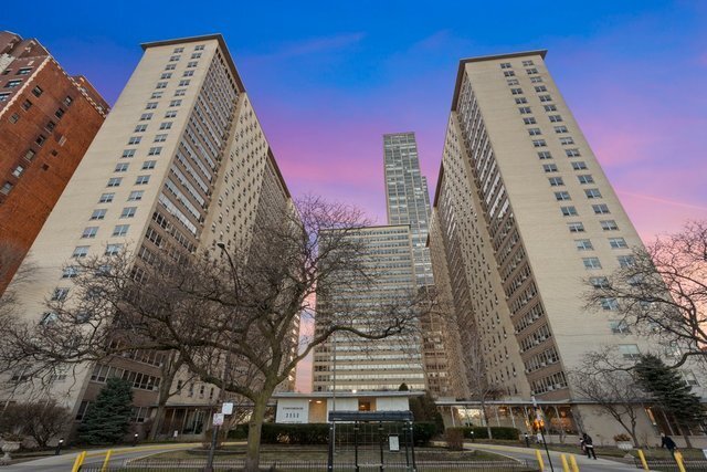 Primary Photo - 3950 N Lake Shore Dr