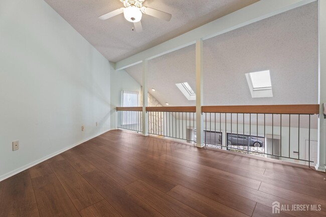 Building Photo - 147 Linda Ln