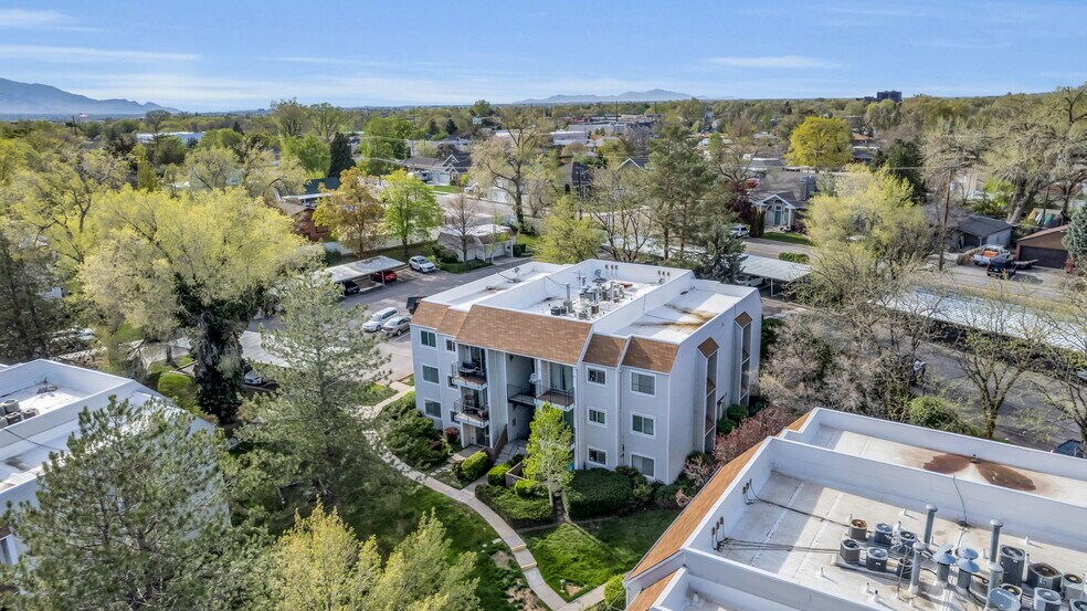 Building Photo - 1044 E Quail Park Dr