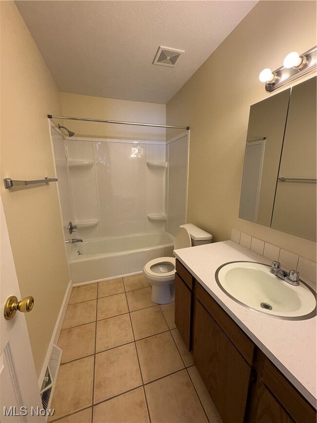 Building Photo - 2398 Echo Valley Dr