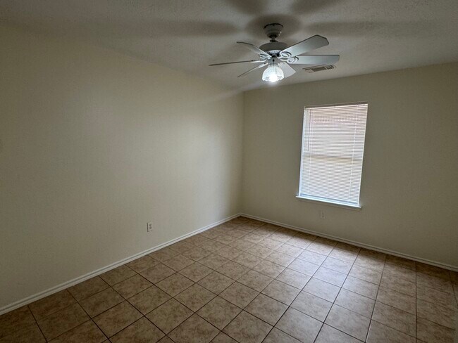 Building Photo - 21111 Woodland Green Dr