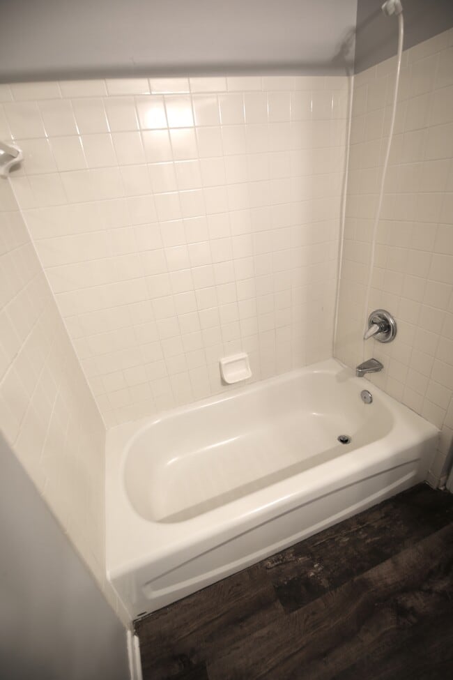 Building Photo - 4400 Greensbury Dr